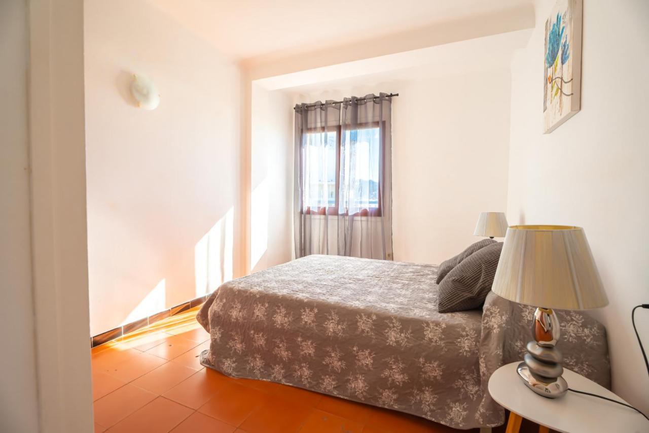 Apartamento Rhodes Vista Al Mar Lägenhet Rosas Exteriör bild
